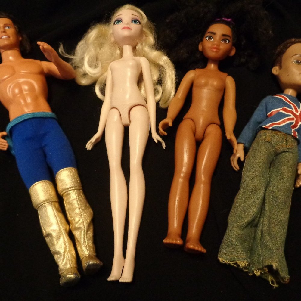 4 RESCUE DOLLS,  DARLING LOT